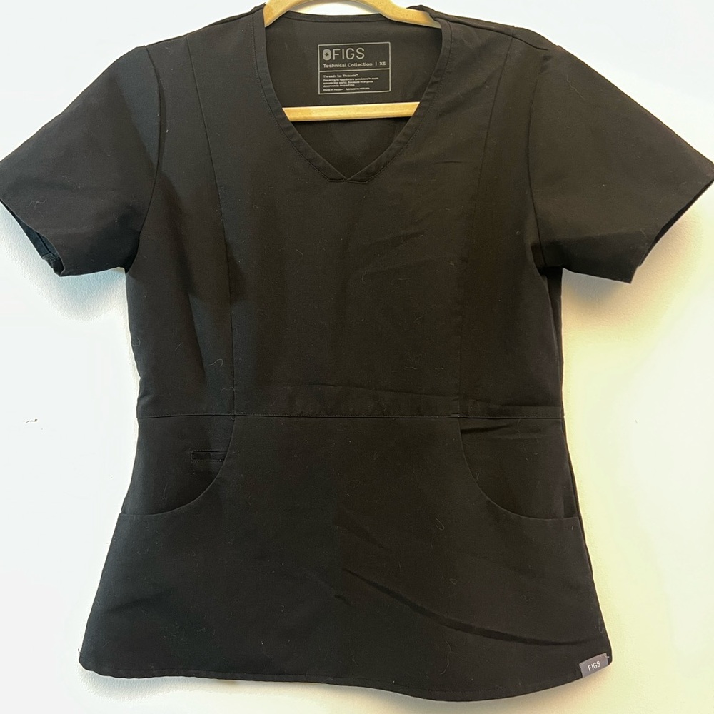 FIGS Women's Black Scrub top Xs